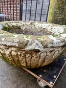 Beautiful garden column with its basin, all original in Pierre de France