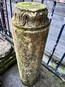 Beautiful garden column with its basin, all original in Pierre de France