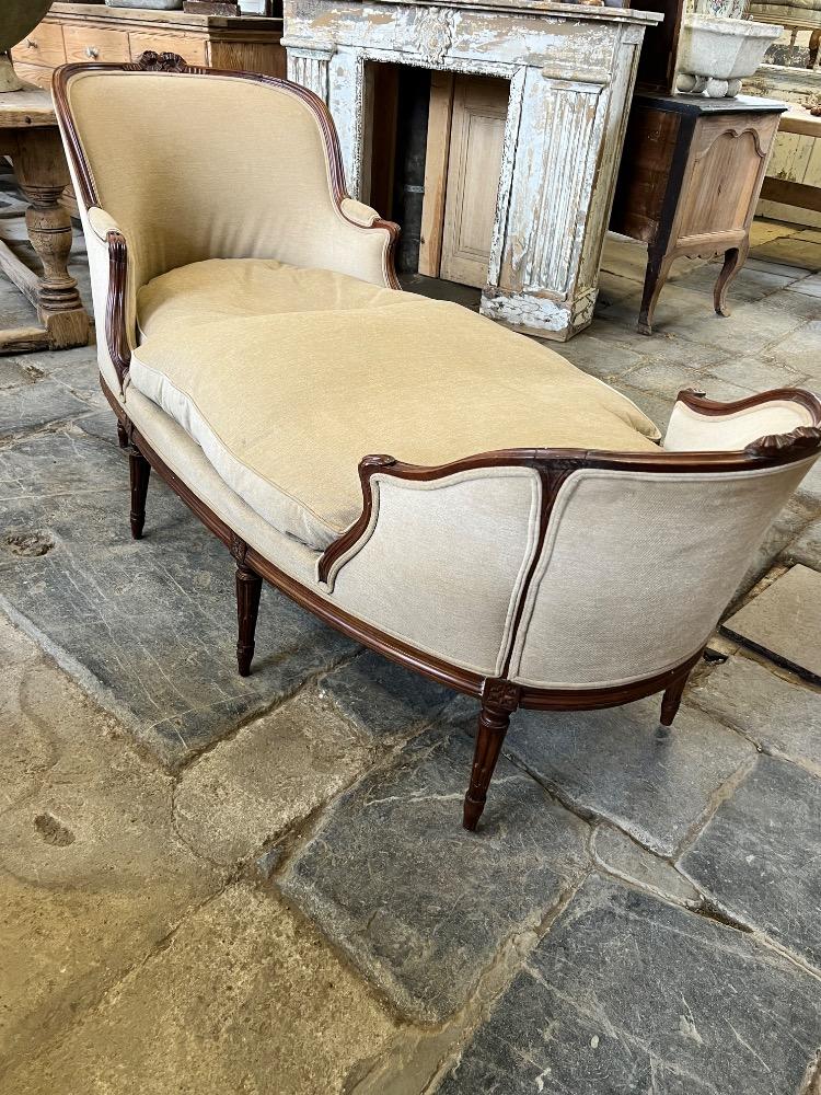 Large daybed, early 20th century 