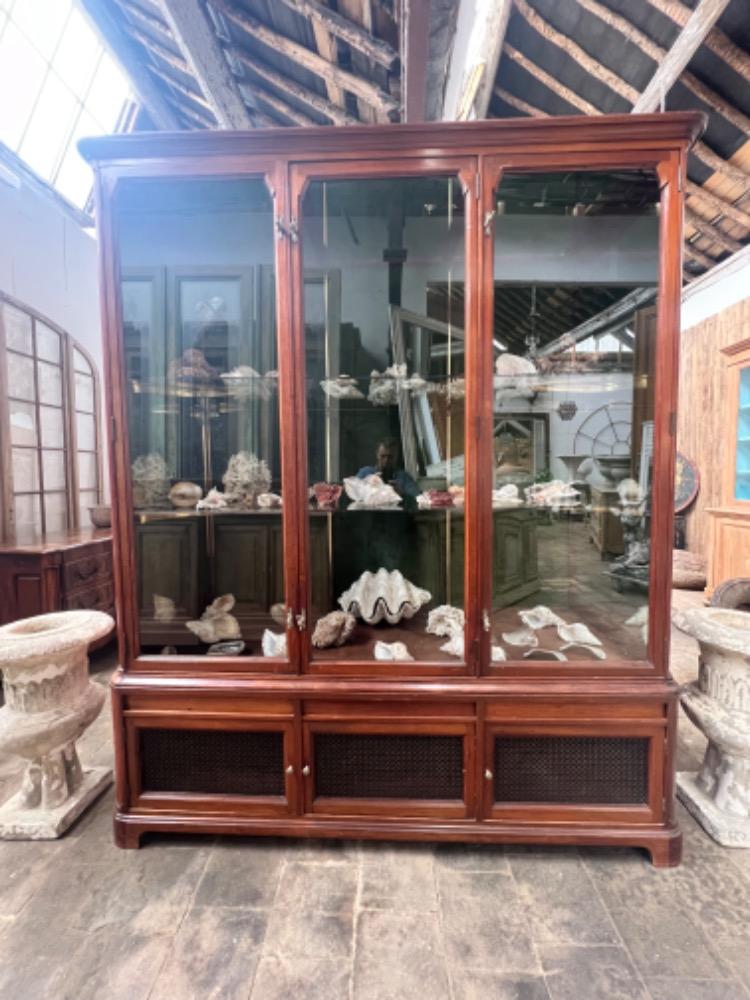 Store showcase cabinet, early 20th century 