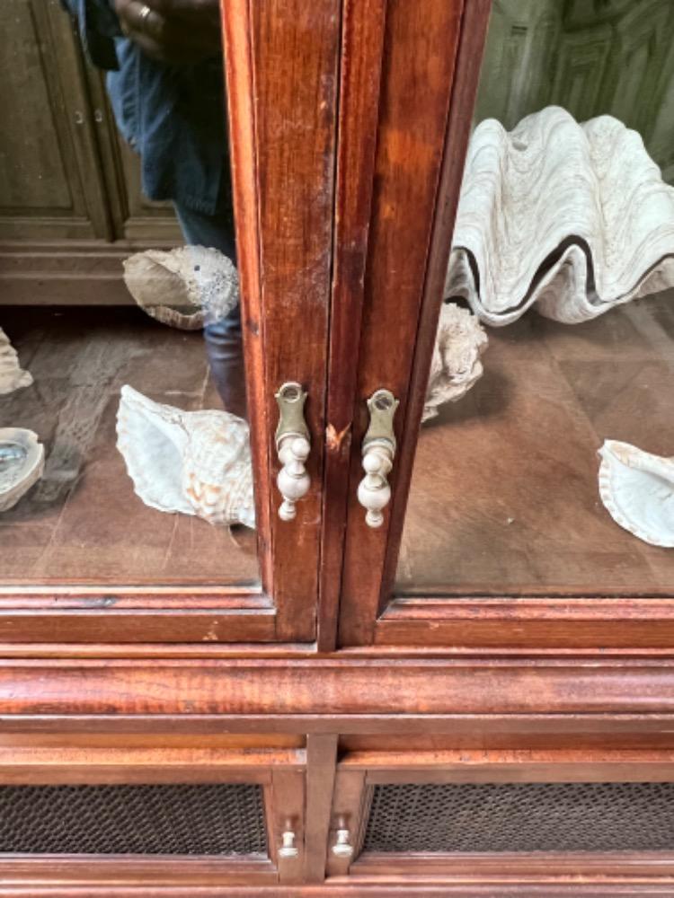 Store showcase cabinet, early 20th century 