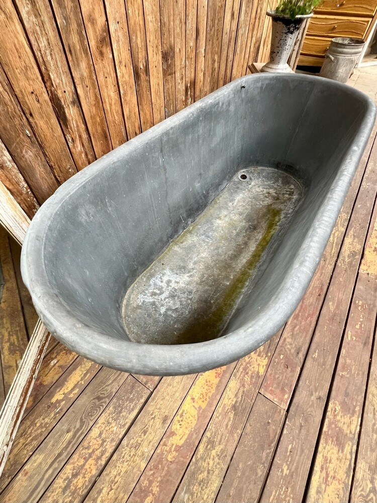 Zinc bathtub, 19th century